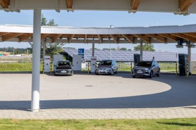 adac-ladeinfrastruktur-an-rastanlagen-verbesserungswurdig-ev-tests-raststaetten-ladeinfrastruktur-fuerholzen-west-2410-1.jpg